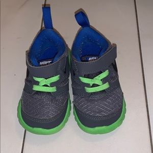 Baby Nikes size 4C